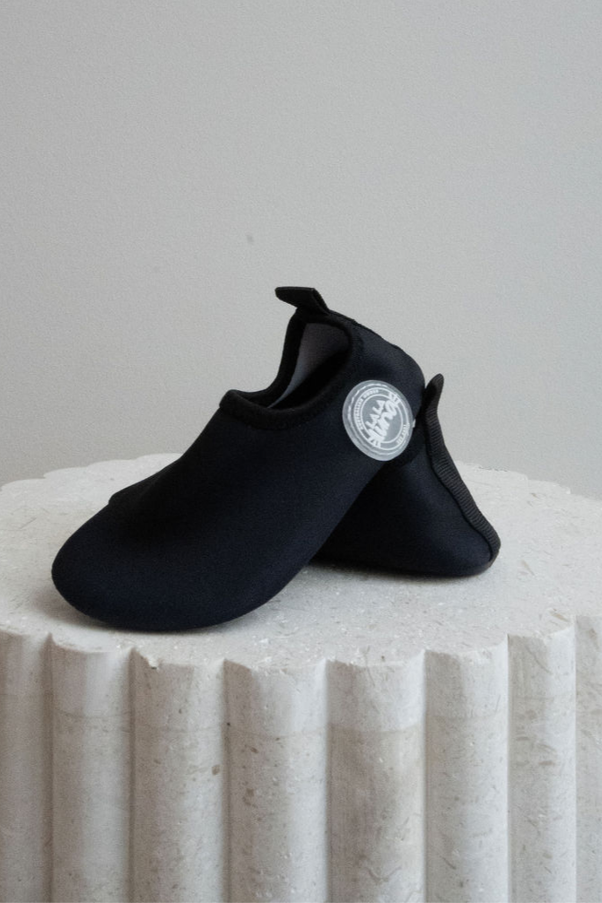 "Licorice" Water shoes