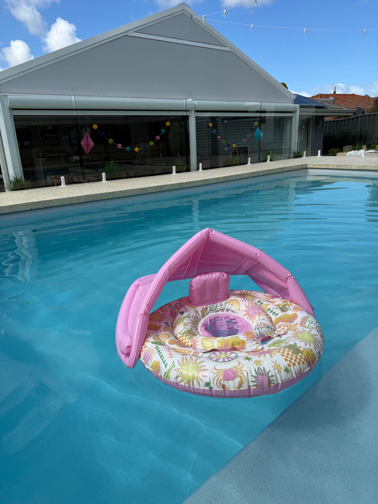 Baby Float "PIA"