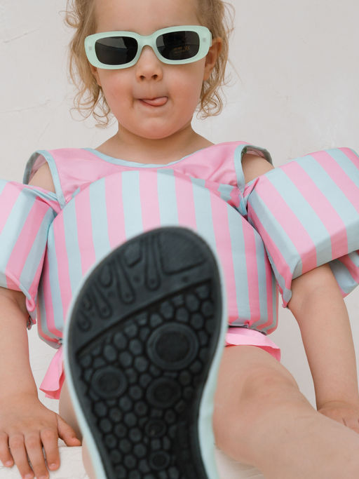 "Apple" Water shoes